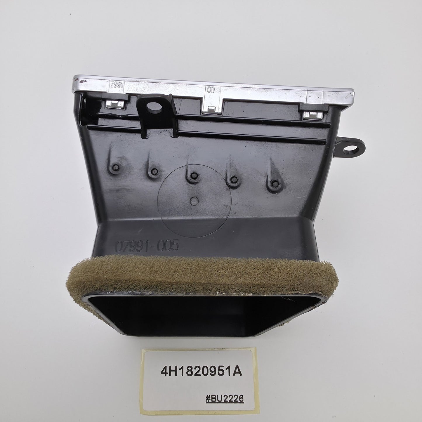 2011-2017 Audi S8 Left Center Dash Air Vent 4H1820951A