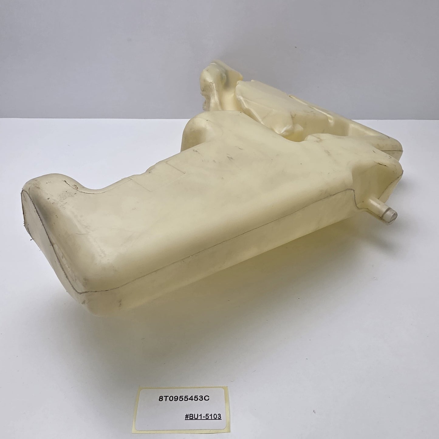 2013-2016 Audi A4 Washer Fluid Reservoir 8T0955453C