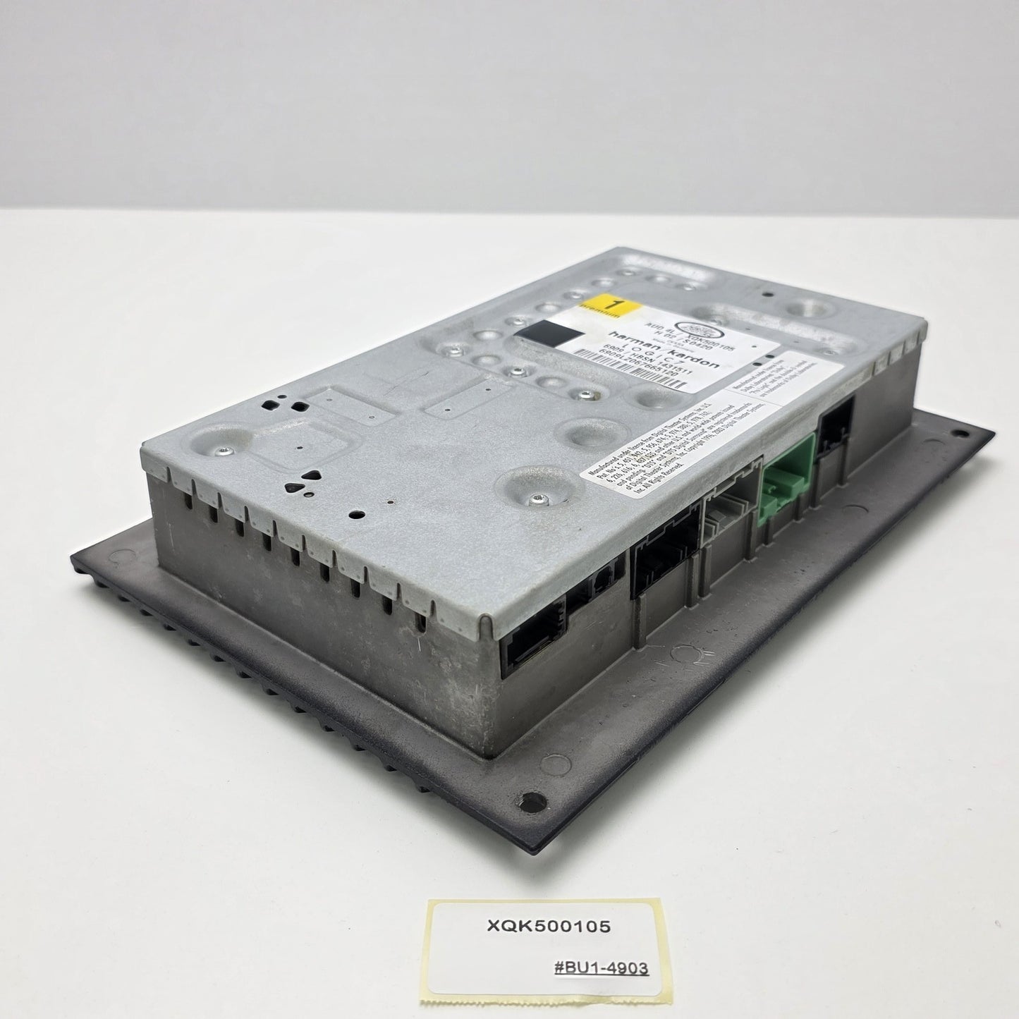 2005-2009 Land Rover Discovery 3 HARMAN KARDON LOGIC 7 AMP XQK500105