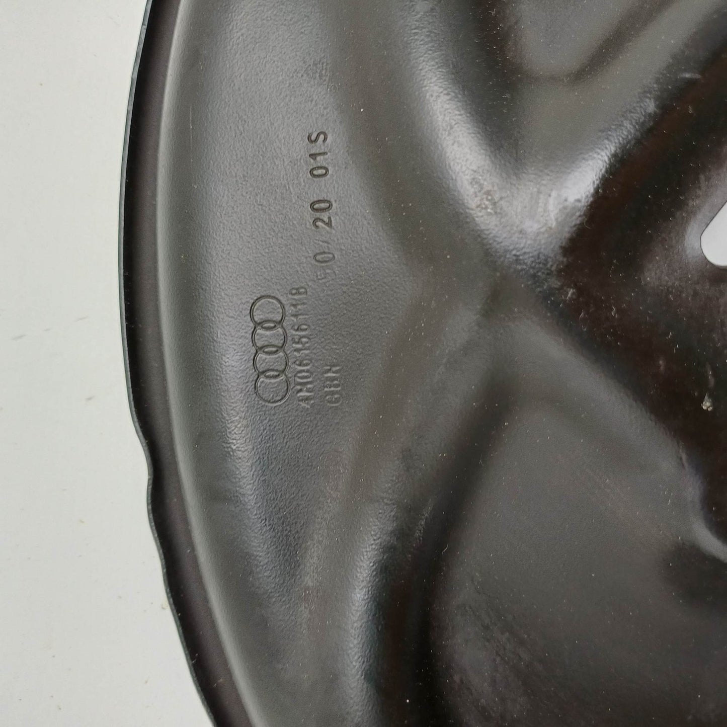2016 Audi A8 Rear Left Spindle Knuckle Wheel Hub 4H0615611
