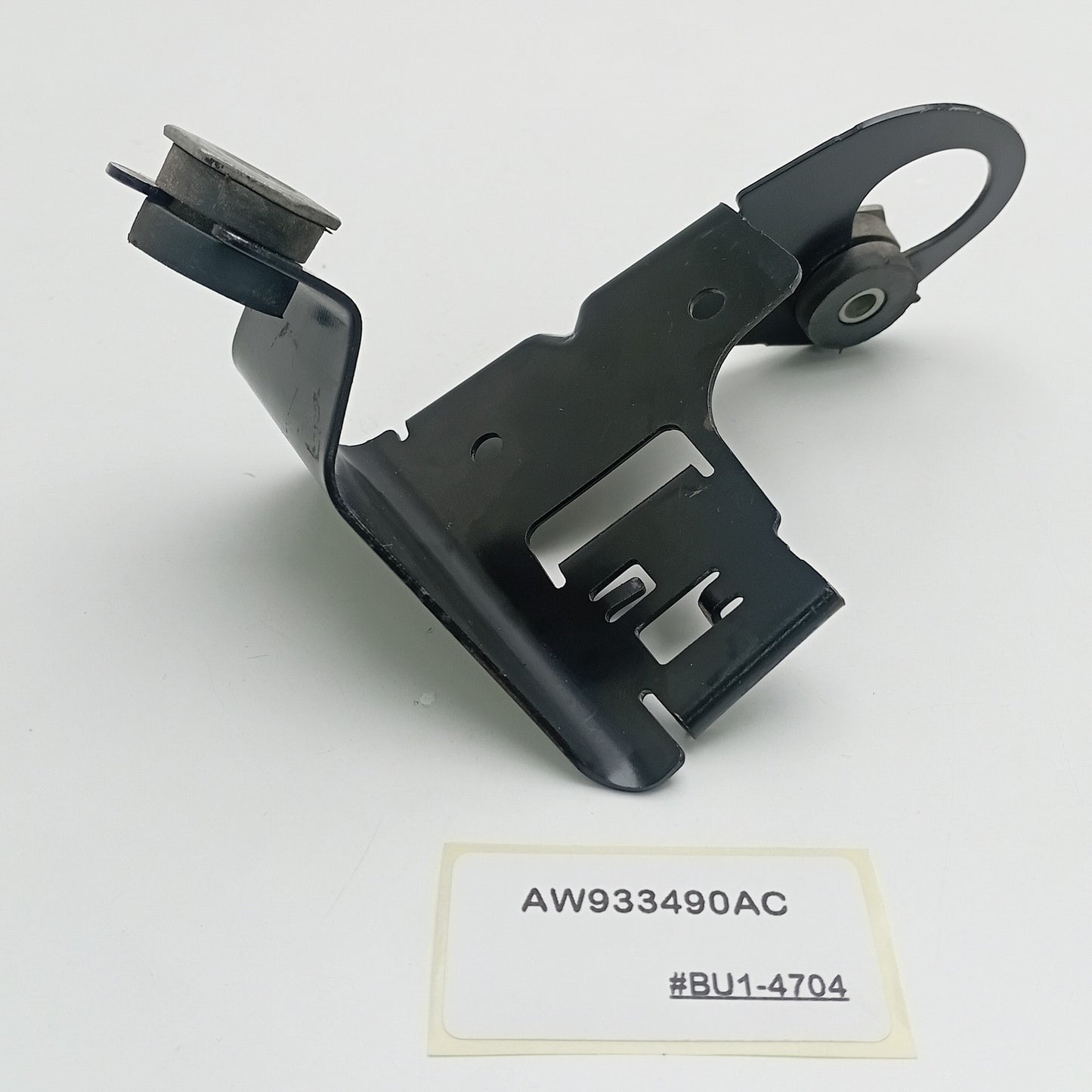 2013-2015 Jaguar XJ POWER STEERING TANK MOUNT AW933490AC