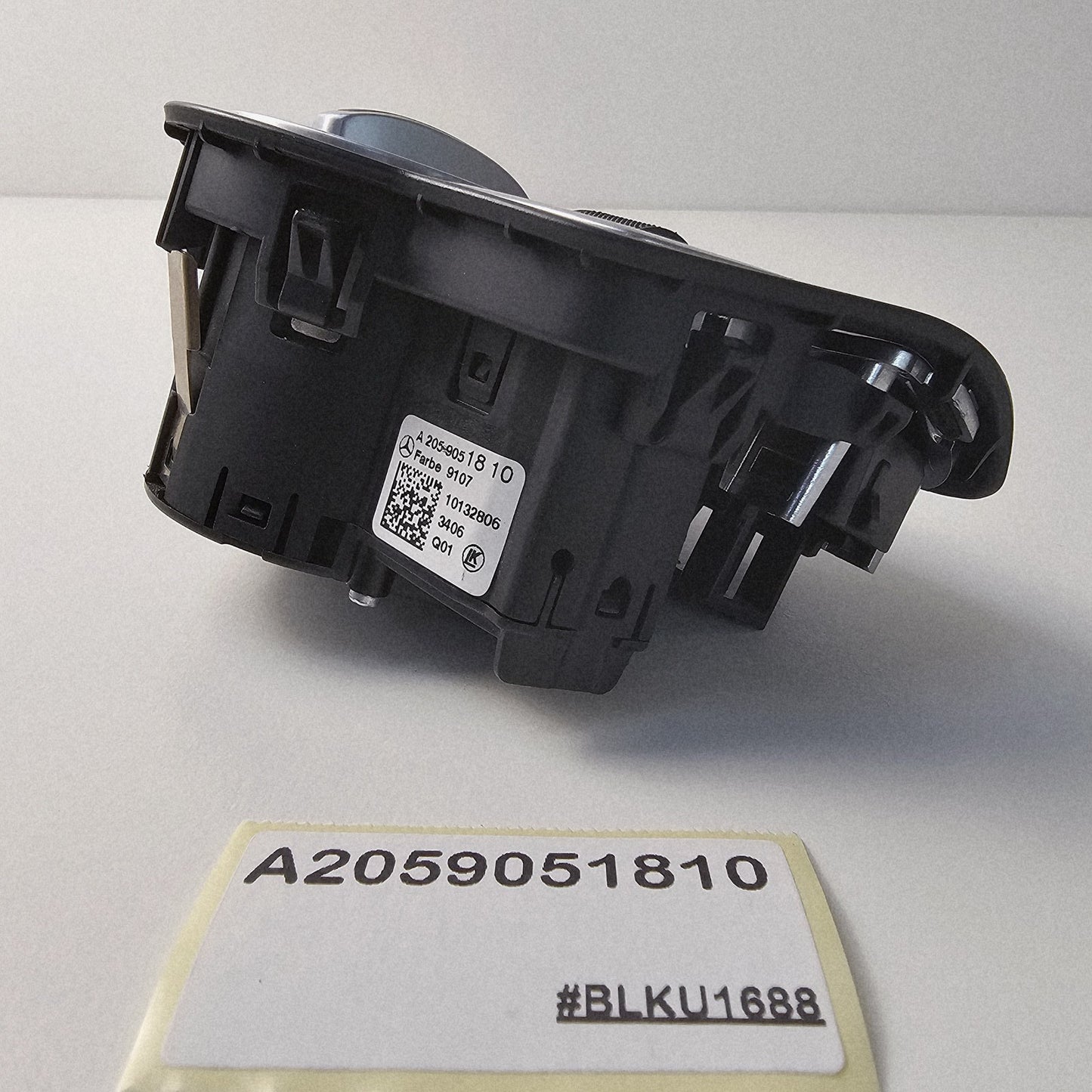2017-2023 Mercedes-Benz GLC Headlight Switch Control Unit A2059051810