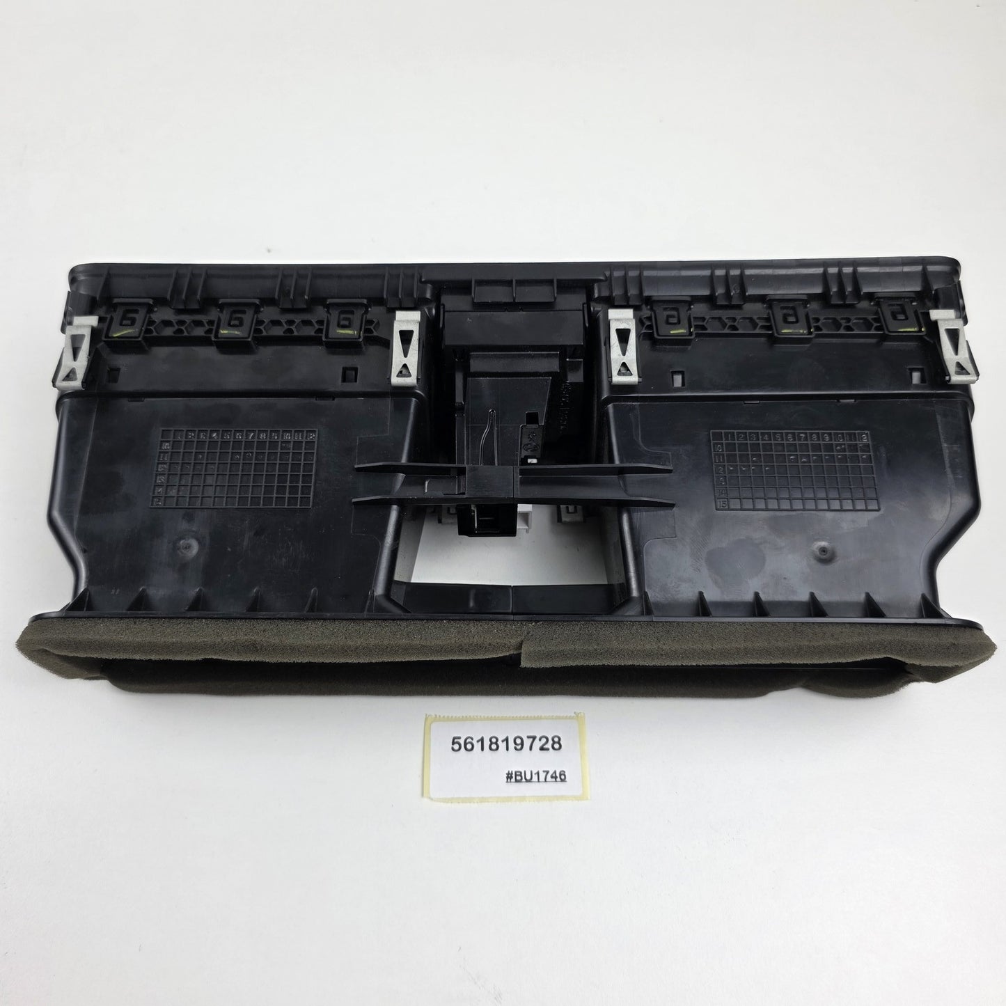 2012-2019 Volkswagen Tiguan Instrument Panel Air Duct 561819728