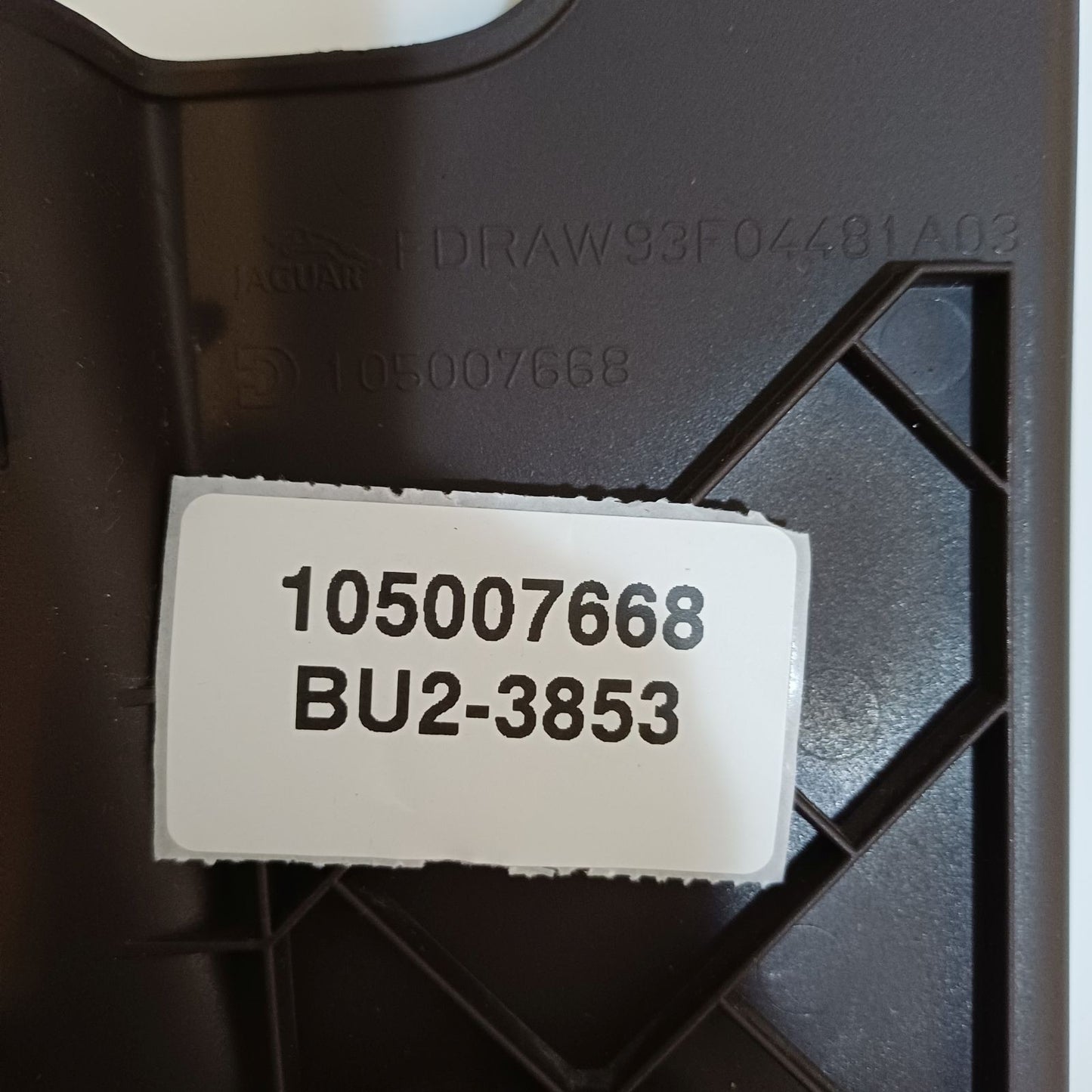2010-2019 Jaguar XJ DASH END CAP 105007668
