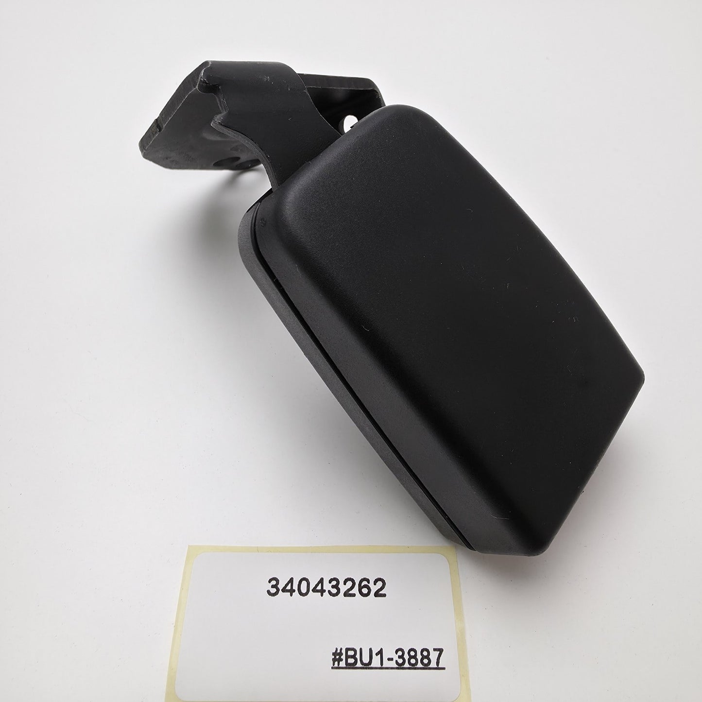 2011-2015 Mercedes-Benz C300 Rear Right Side Seat Belt Buckle 34043262