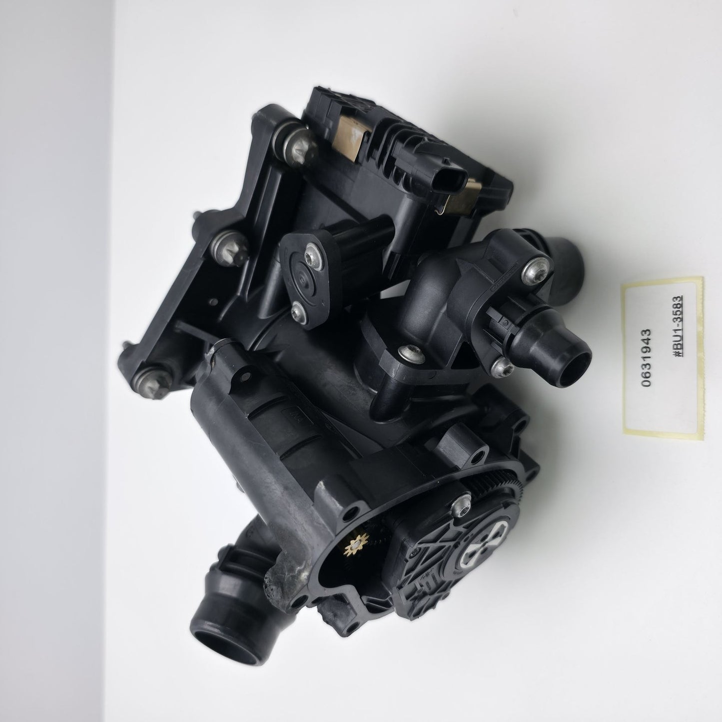 2015-2022 BMW X1 Heat management module 0631943