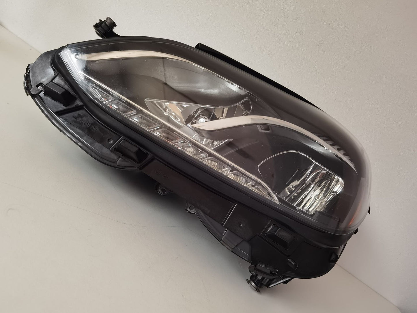 2014-2016 Mercedes-Benz E350 Headlight Assembly A2128205138KZ