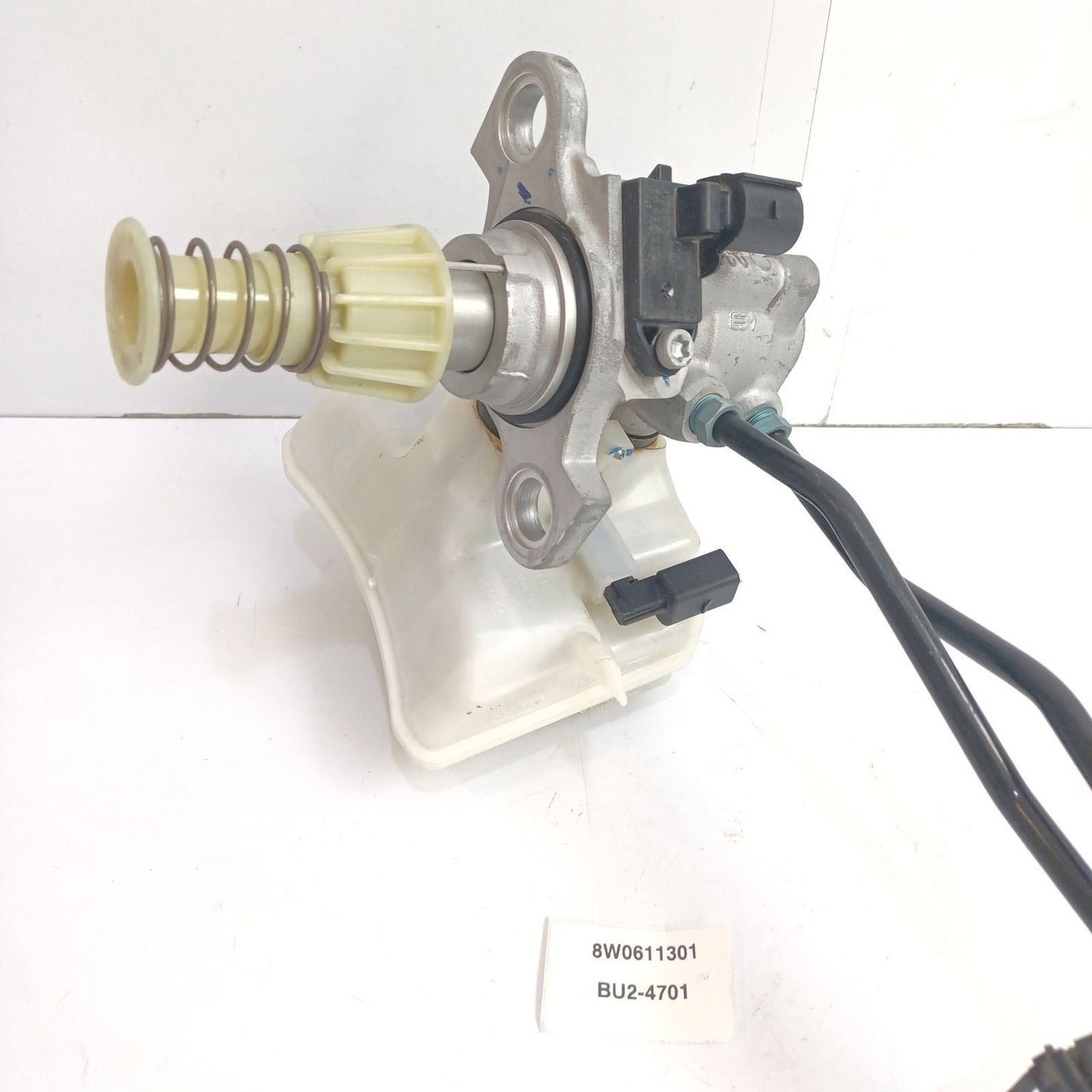 2019 Volkswagen Jetta Brake Master Cylinder Reservoir 8W0611301