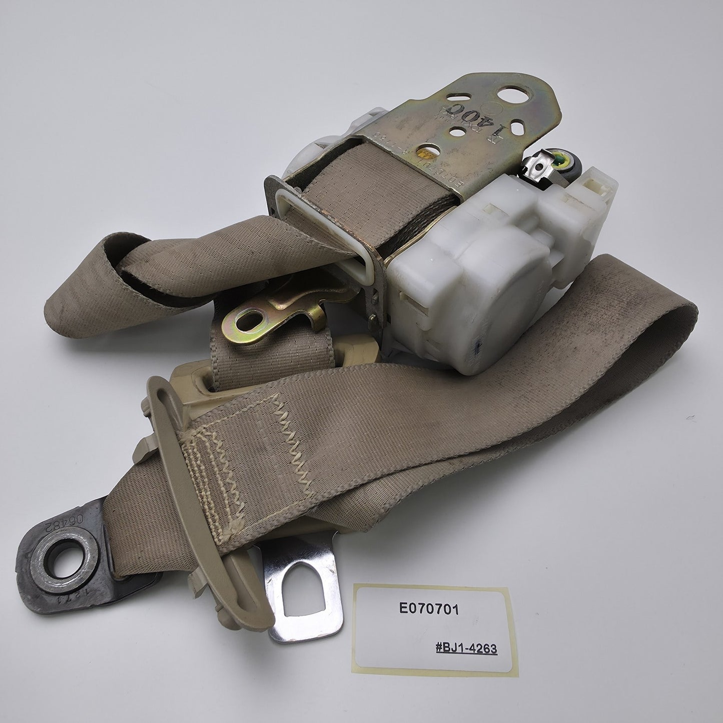 1999-2005 Toyota Yaris Verso SEAT BELT ASSEMBLY RIGHT SIDE E070701