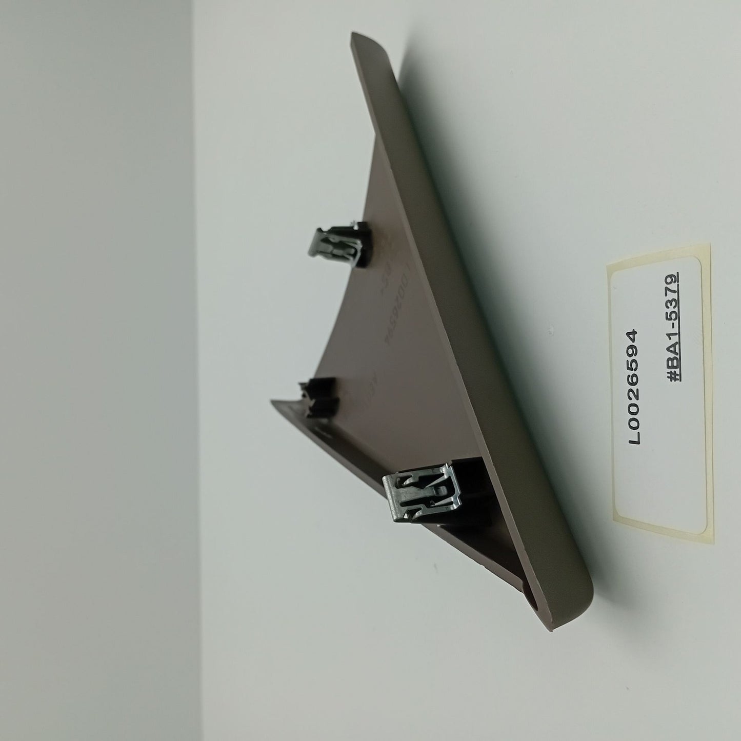 2008-2013 Chevrolet Suburban Mirror Triangle Cover Left L0026594