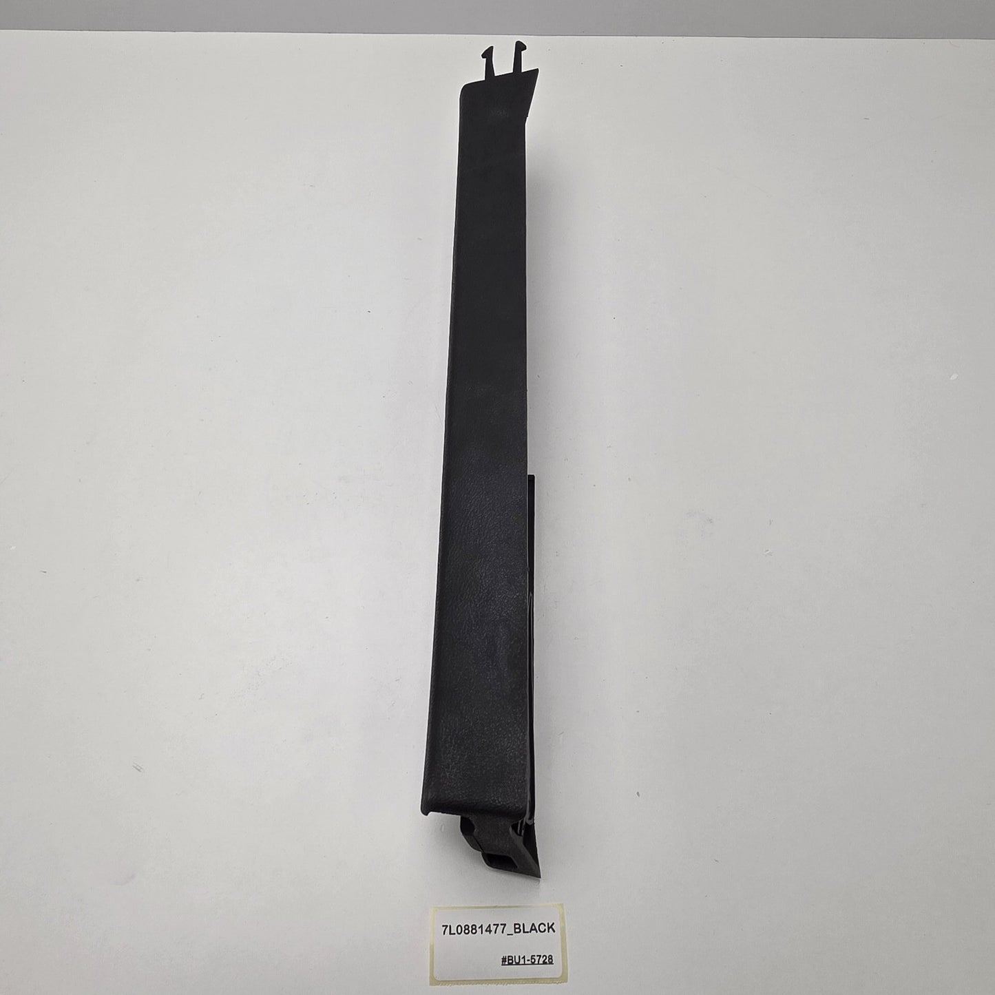 2006-2010 Audi Q7 Front Left Driver Seat Rail Trim Cover 7L0881477