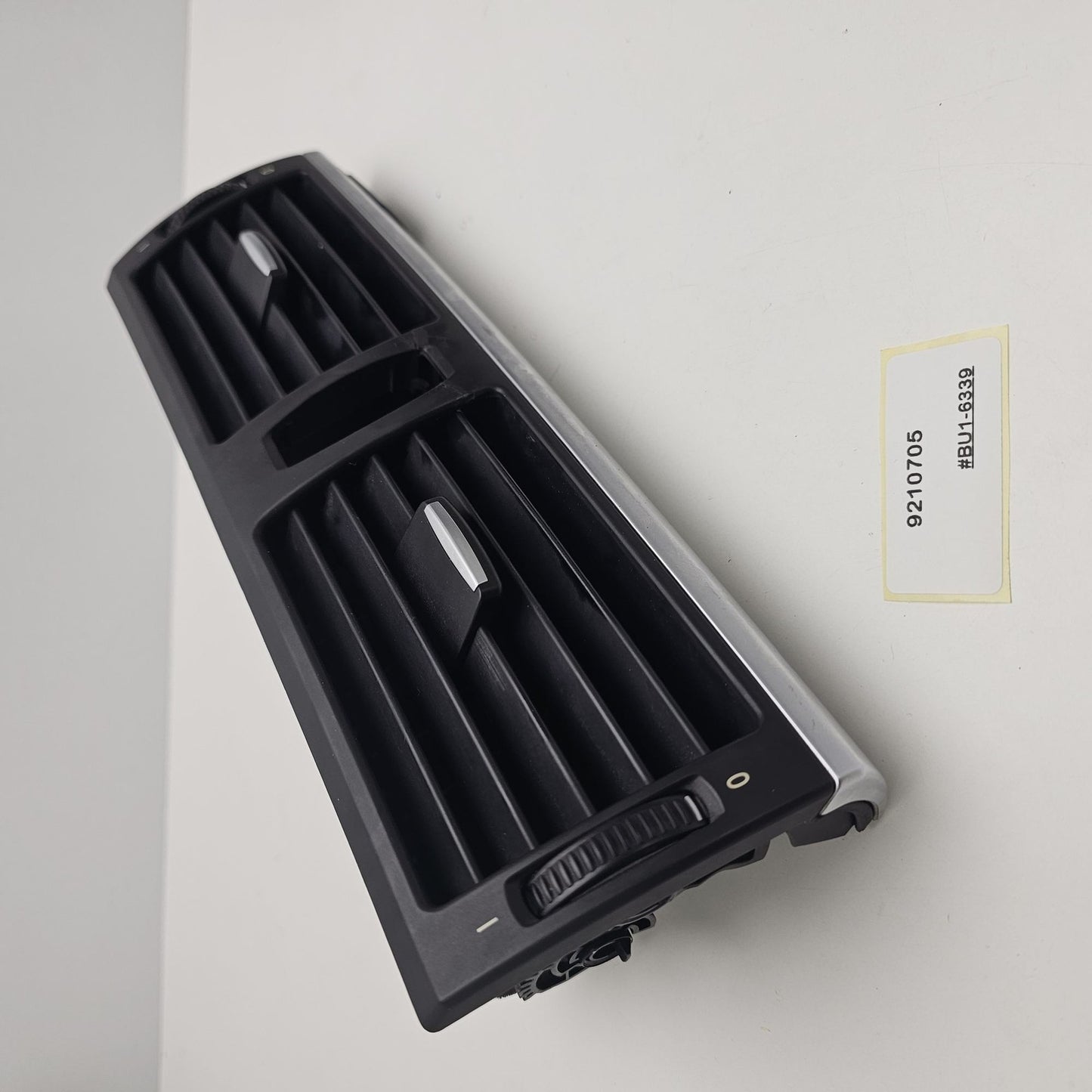 2007-2013 BMW X6 Upper Center Dash Air Vent With Hazard 9210705