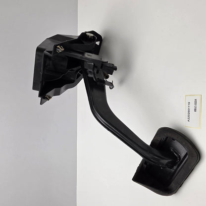 2003-2006 Mercedes-Benz S430 Brake Pedal Assembly A2202901119