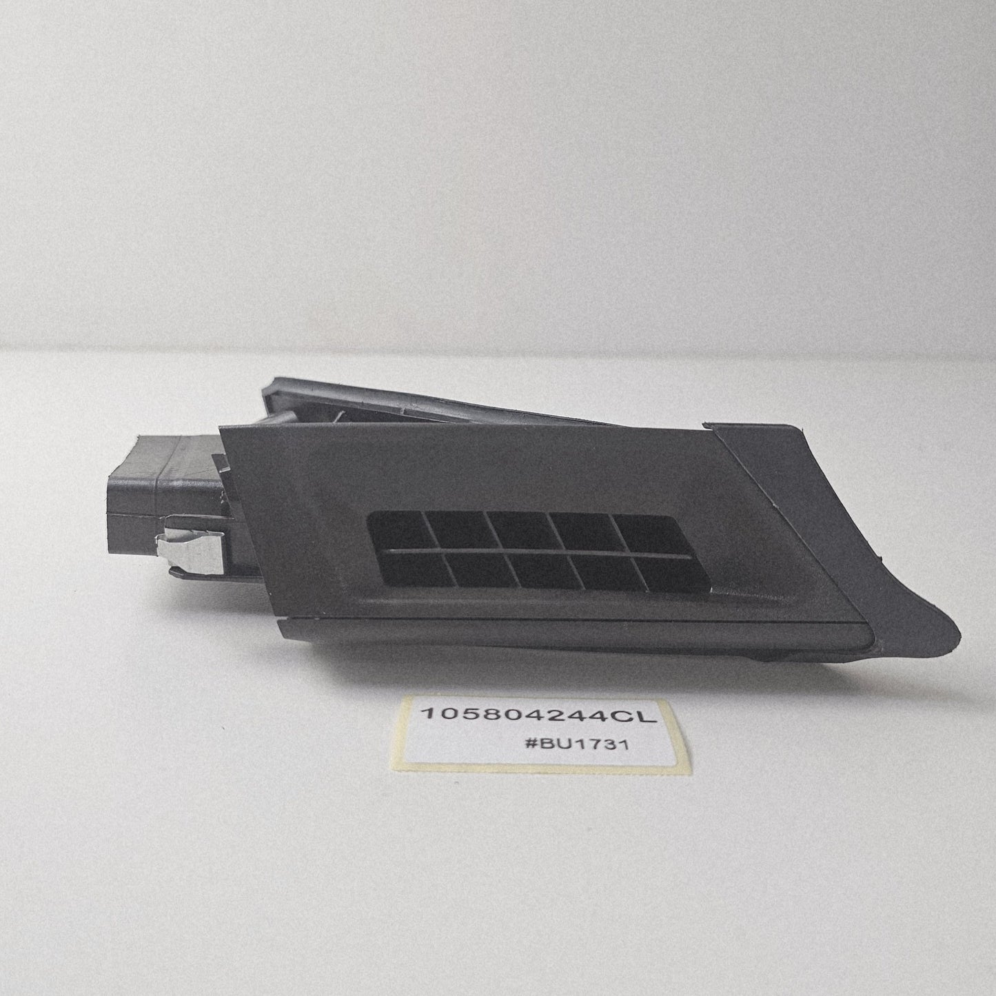2013-2019 Maserati Quattroporte Door Corner Vent Cover Trim 105804244CL