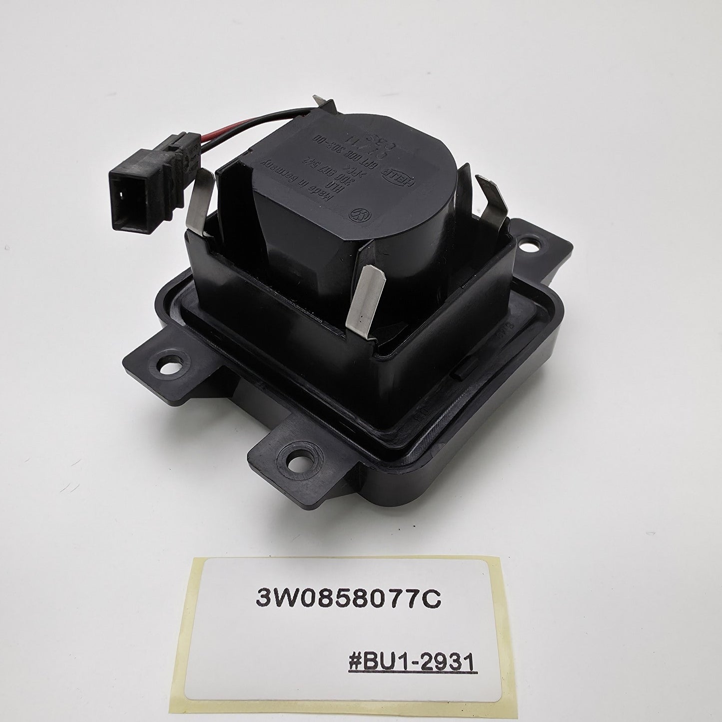 2004-2018 Bentley Continental Flying Spur Temperature Sensor 3W0858077C