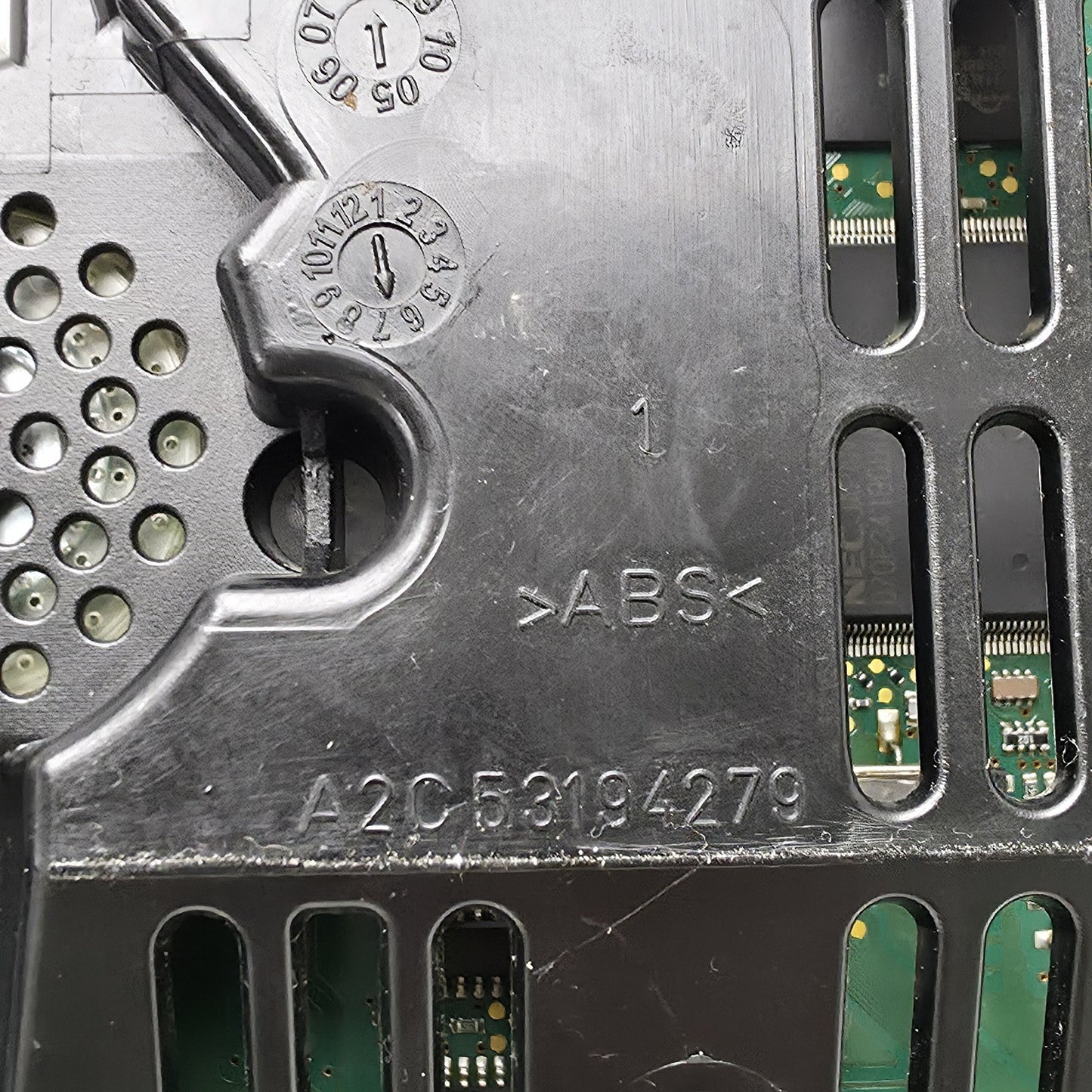 2007-2014 Mercedes-Benz C-Class Instrument Cluster A2045408948