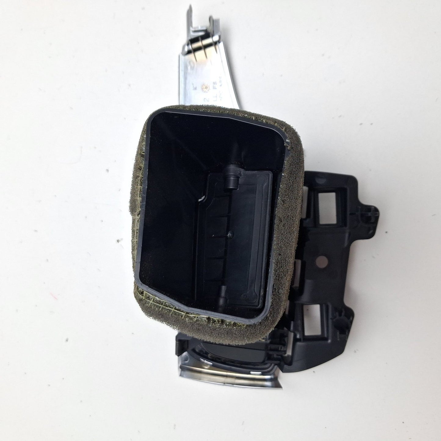 2012-2017 Audi A6 Front Left Dashboard Vent 9025700L Used