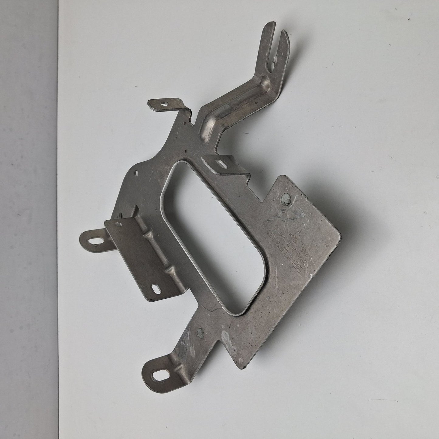 2012-2018 Bentley Continental GT Bracket 3W3907301B