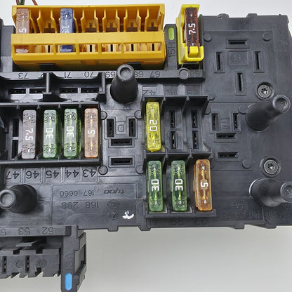 2007-2014 Mercedes-Benz C SAM RELAY FUSE BOX 1670658