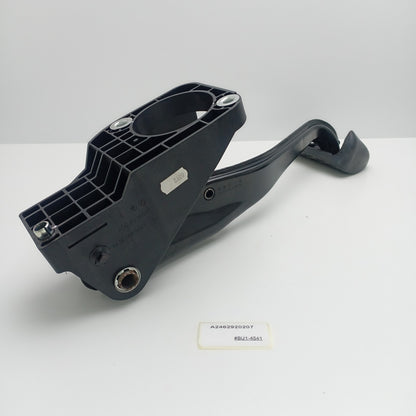2013-2019 Mercedes-Benz CLA Coupe BRAKE PEDAL A2462920207