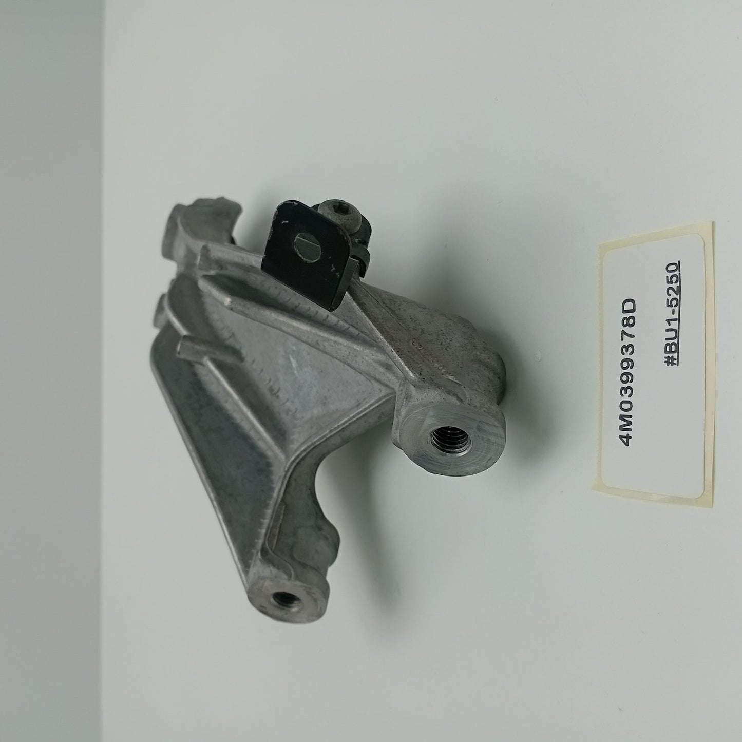 2015-2020 Bentley Bentayga Retaining Plate 4M0399378D