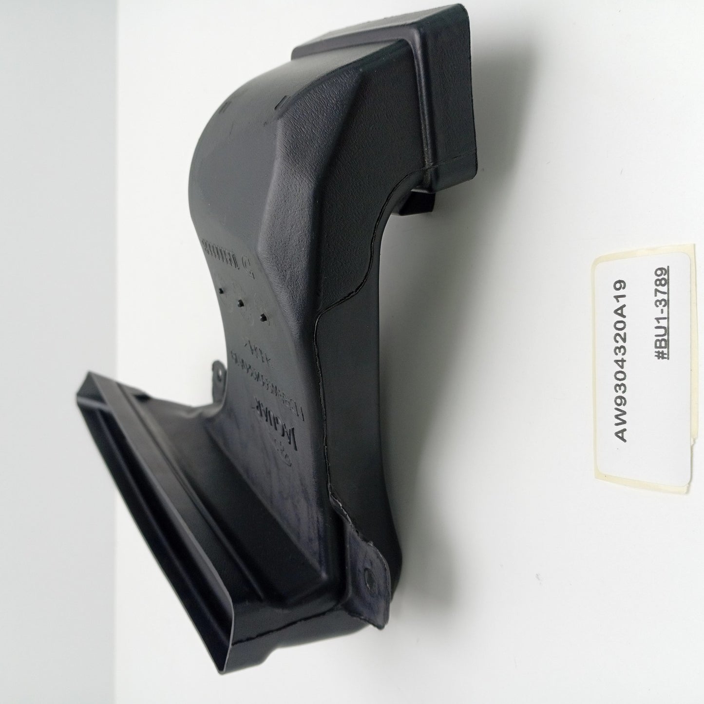2009-2019 Jaguar XJ X351 CONSOLE AIR INTAKE AW9304320A19
