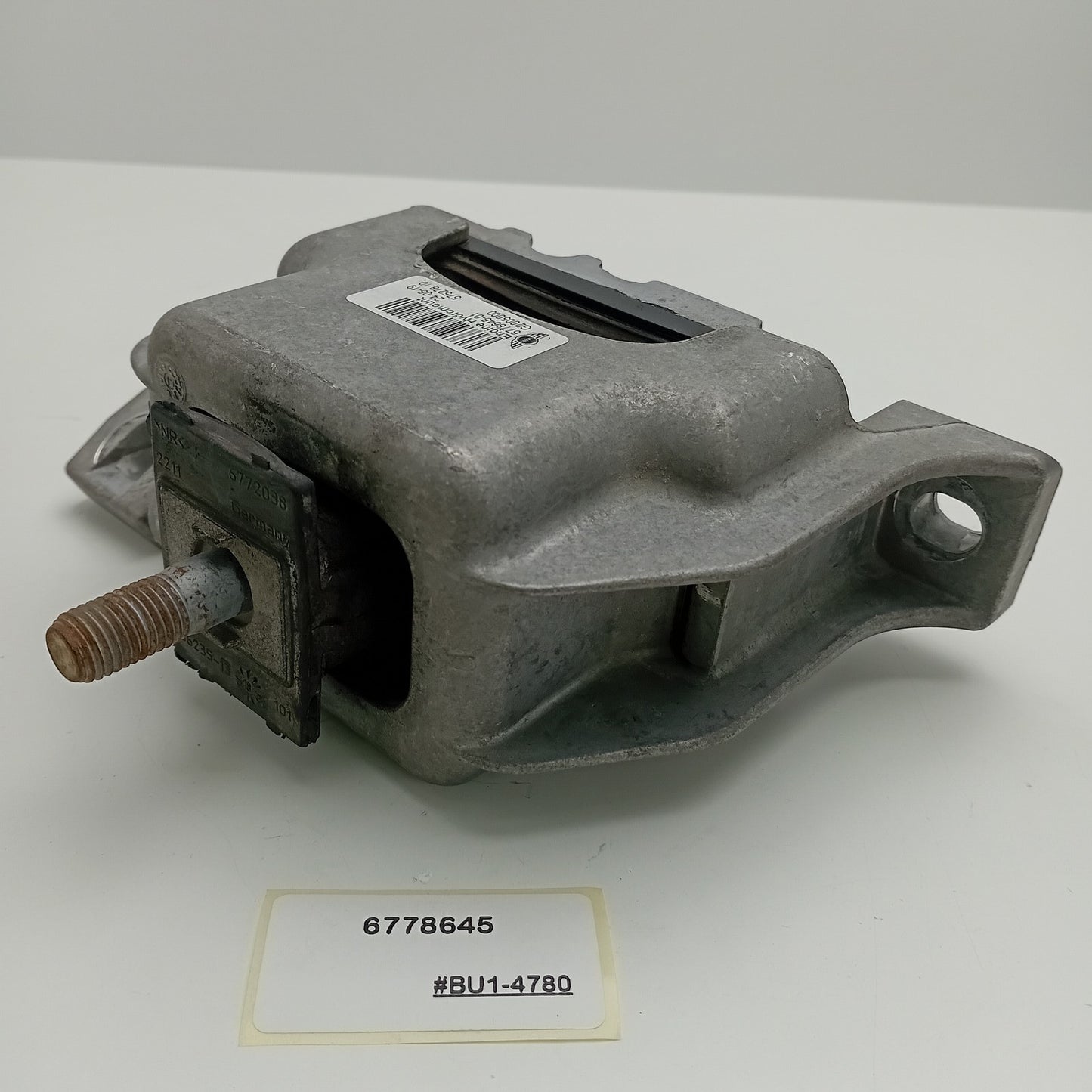 2009-2015 MINI R57 Engine Mount 6778645