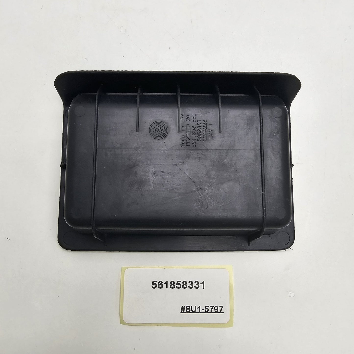 2012-2016 Volkswagen Passat Console Compartment 561858331