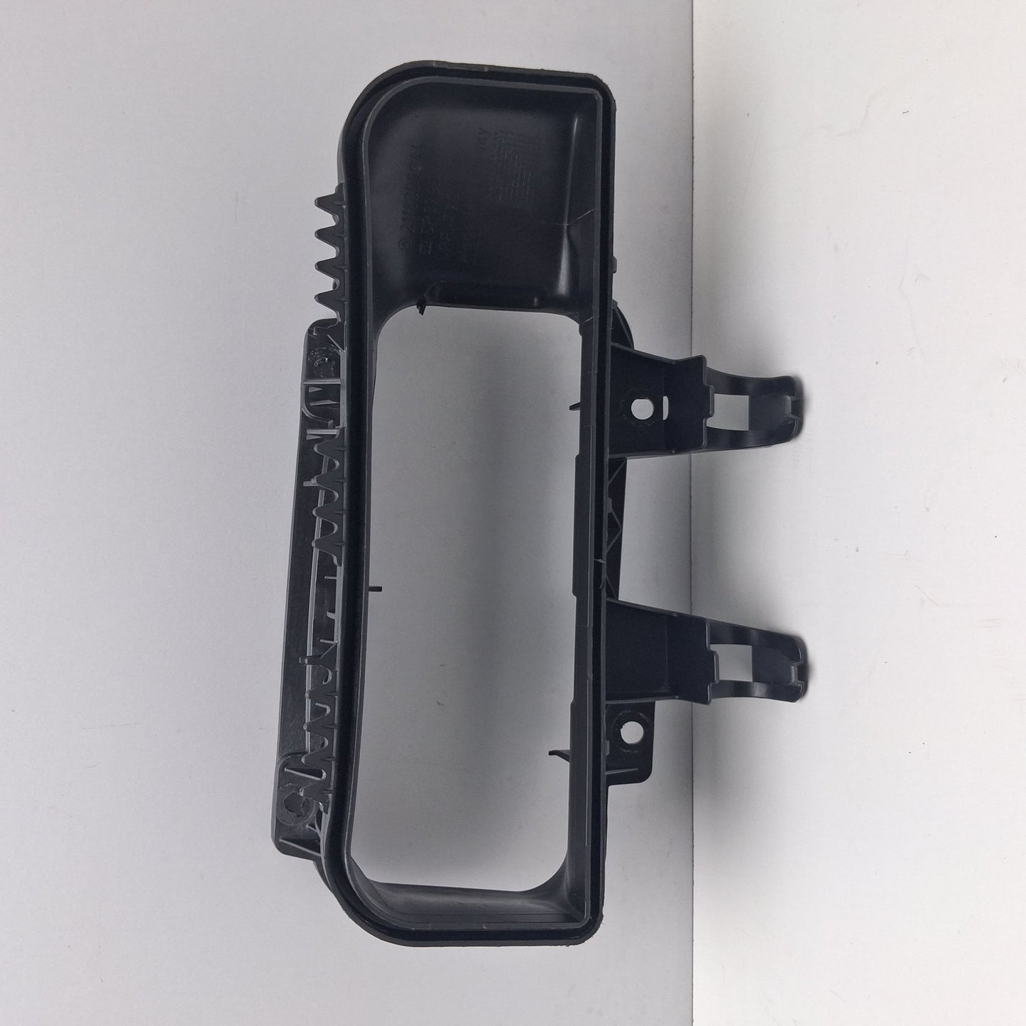 2003-2011 Mercedes-Benz E500 Air Duct 2118300044