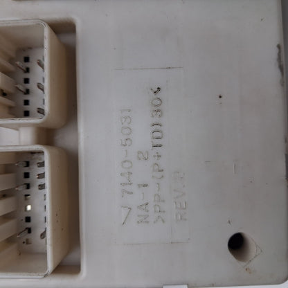 2008-2013 Cadillac CTS Interior Cabin Fuse Box Relay Block 71405031