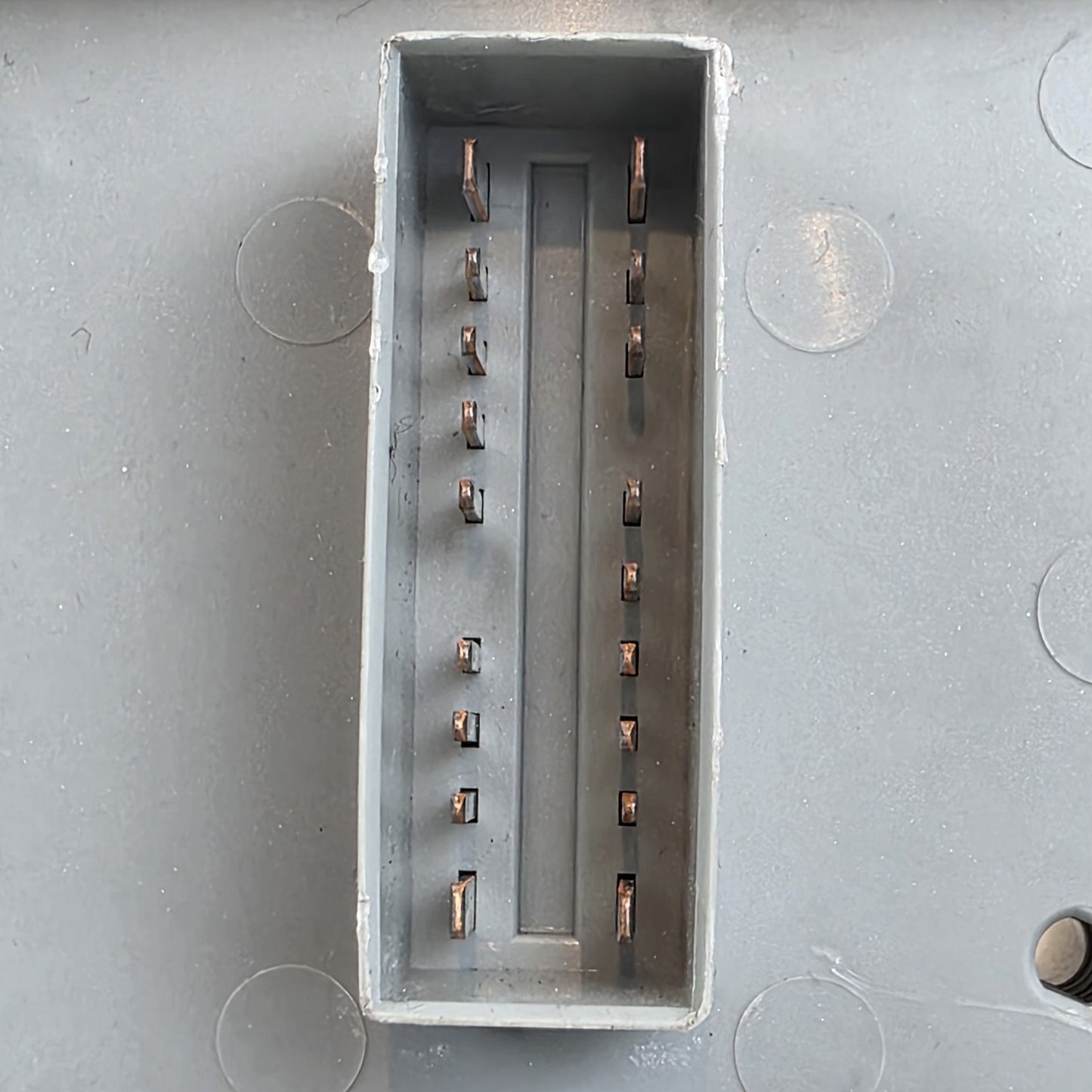 2006-2008 Maserati Quattroporte M139 Front Left Dashboard Fuse Box 501210100090