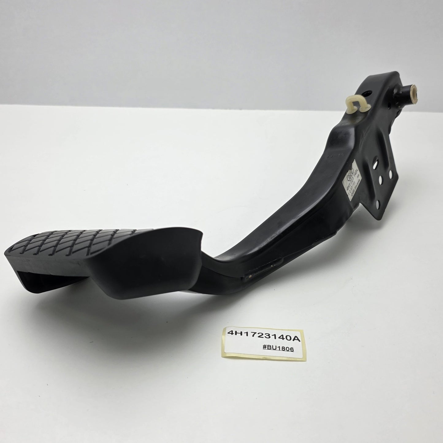 2009-2017 Audi A6 L Brake Pedal 4H1723140A