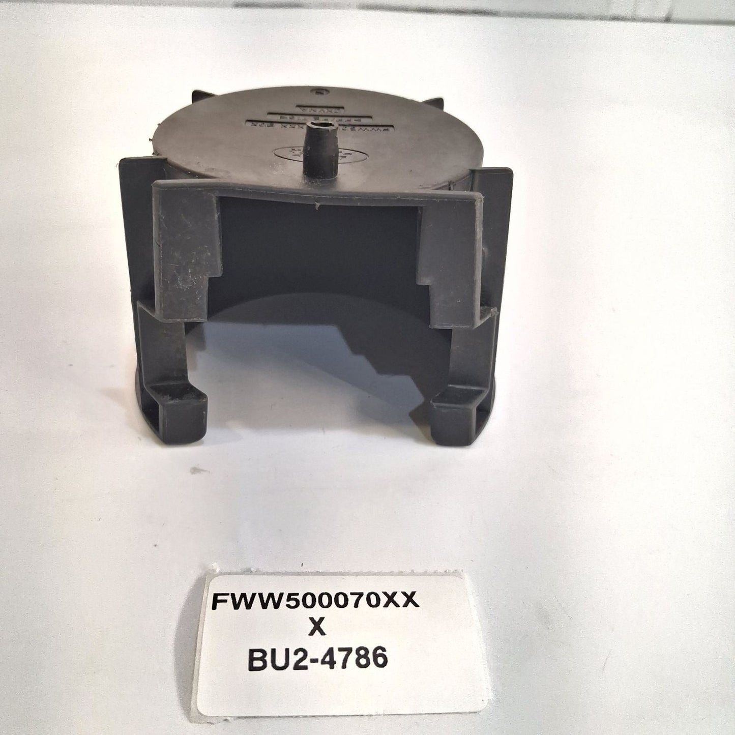 2010-2015 Land Rover LR4 Center Console Rear Cup Holder FWW500070XXX