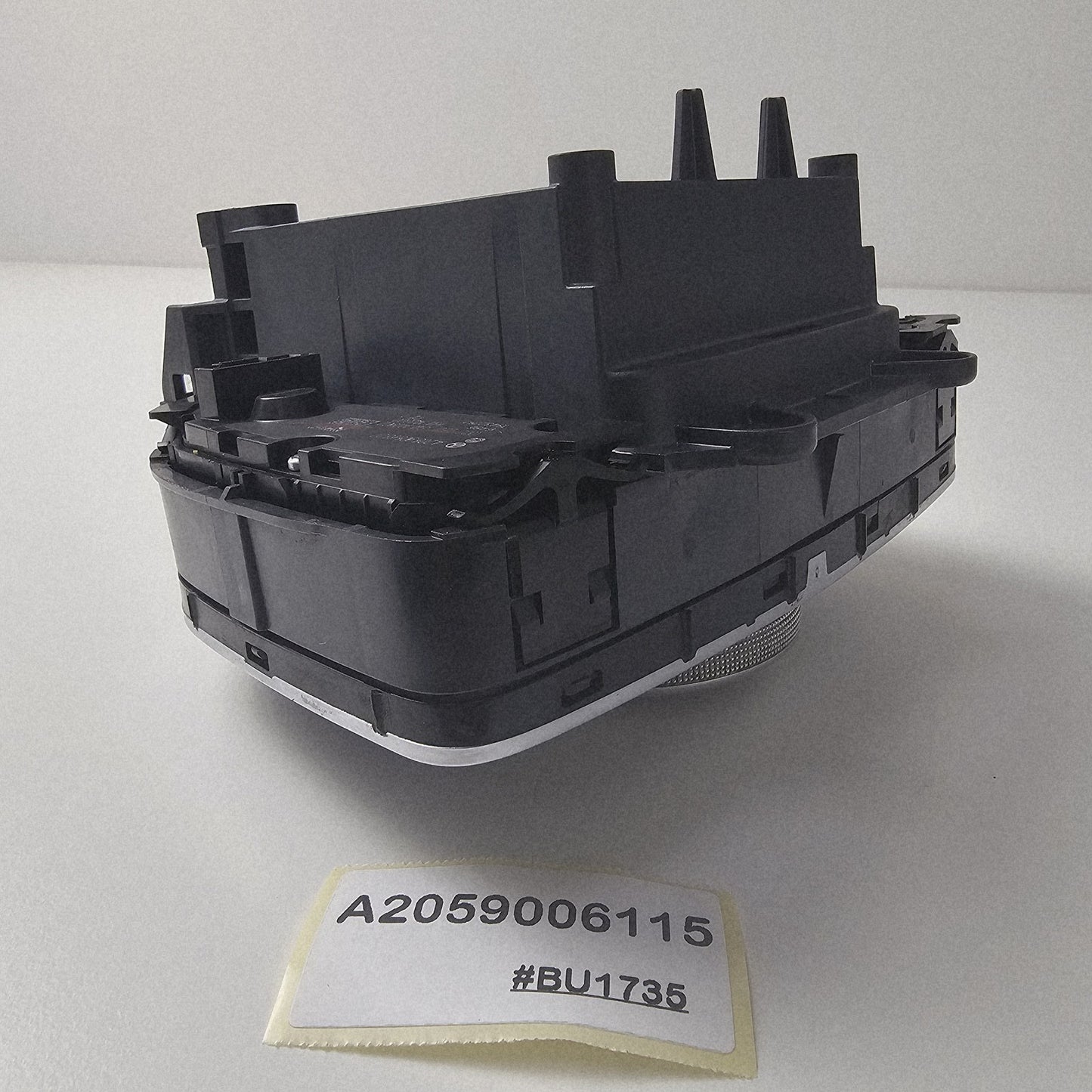 2016-2019 Mercedes-Benz C-Class Center Console Navigation Controller A2059006115