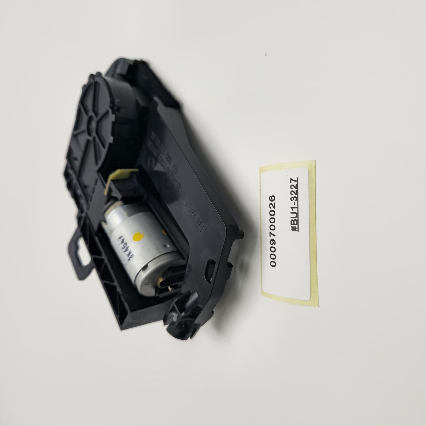 2007-2010 Mercedes W221 Headrest Actuator 0009700026