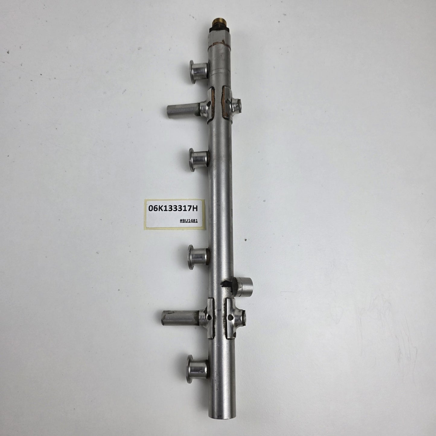 2014-2020 Volkswagen Atlas Fuel Distributor Rail 06K133317H