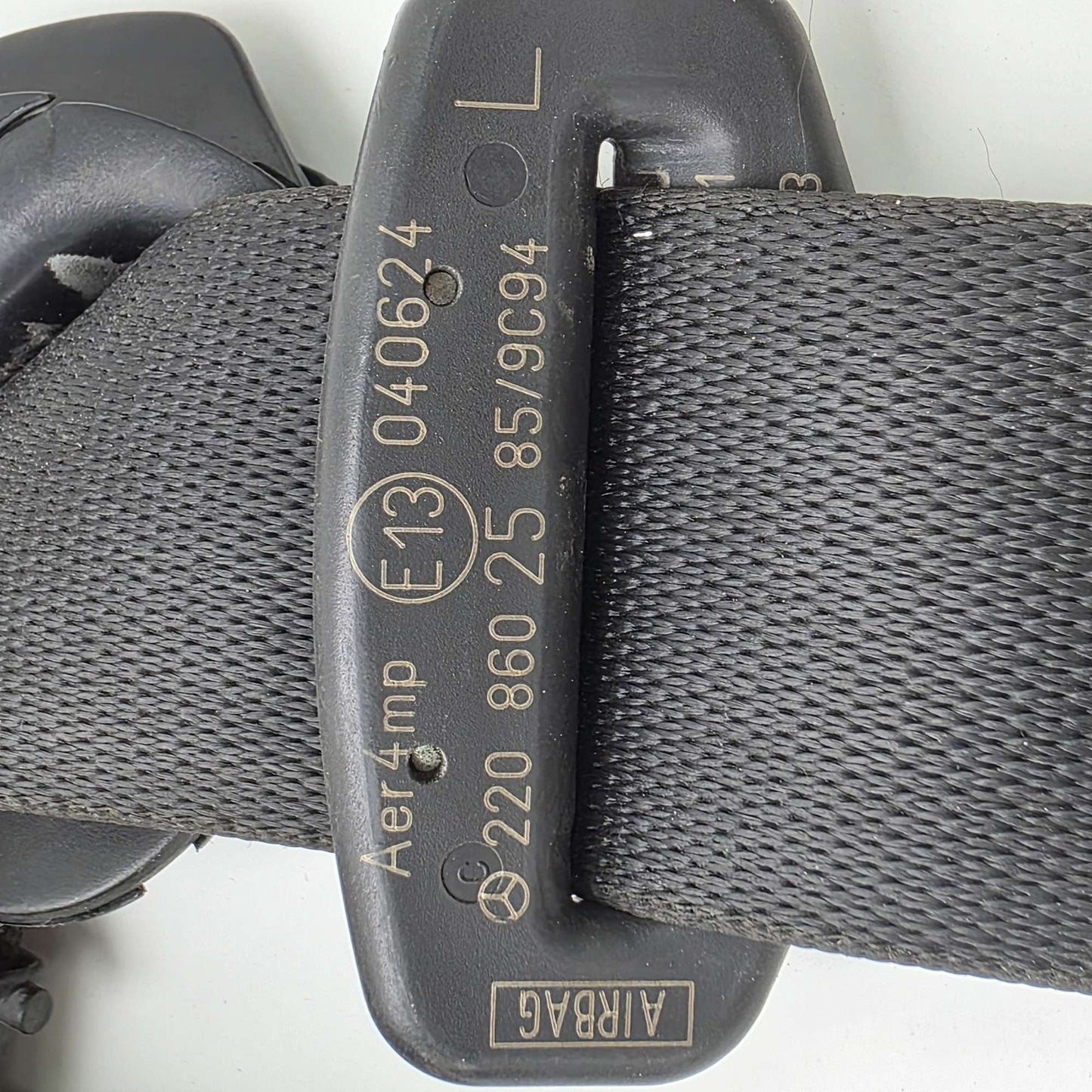2001-2006 Mercedes-Benz S-Class Front Left Driver Seat Belt 2208602585