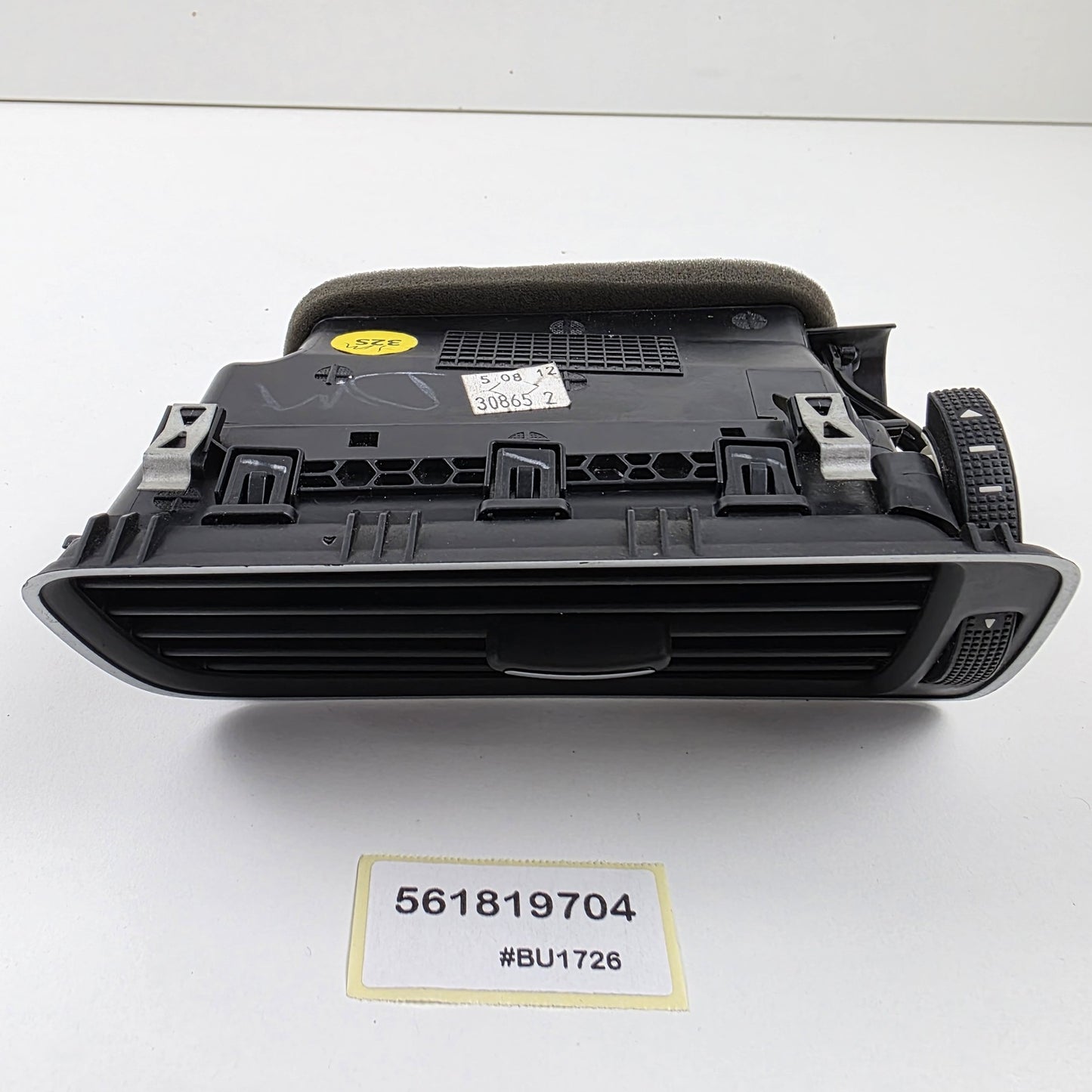 2011-2018 Volkswagen Passat Dashboard Air Vent 561819704