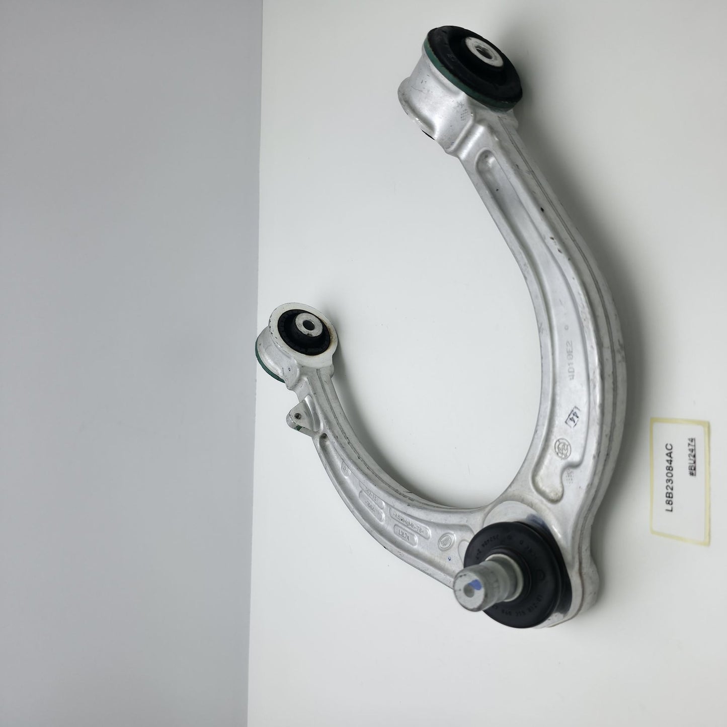 2020-2023 LAND ROVER DEFENDER Control Arm Front Axle Right Upper L8B23084AC