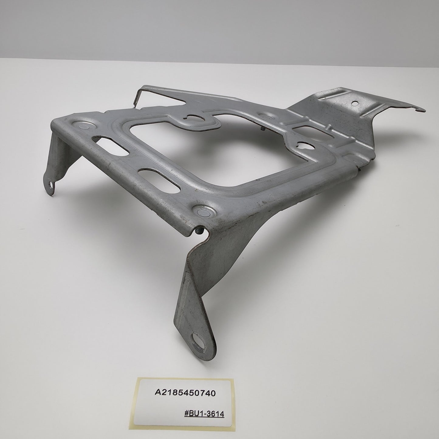 2006-2016 Mercedes-Benz E63 AMG Sound Amplifier Bracket A2185450740