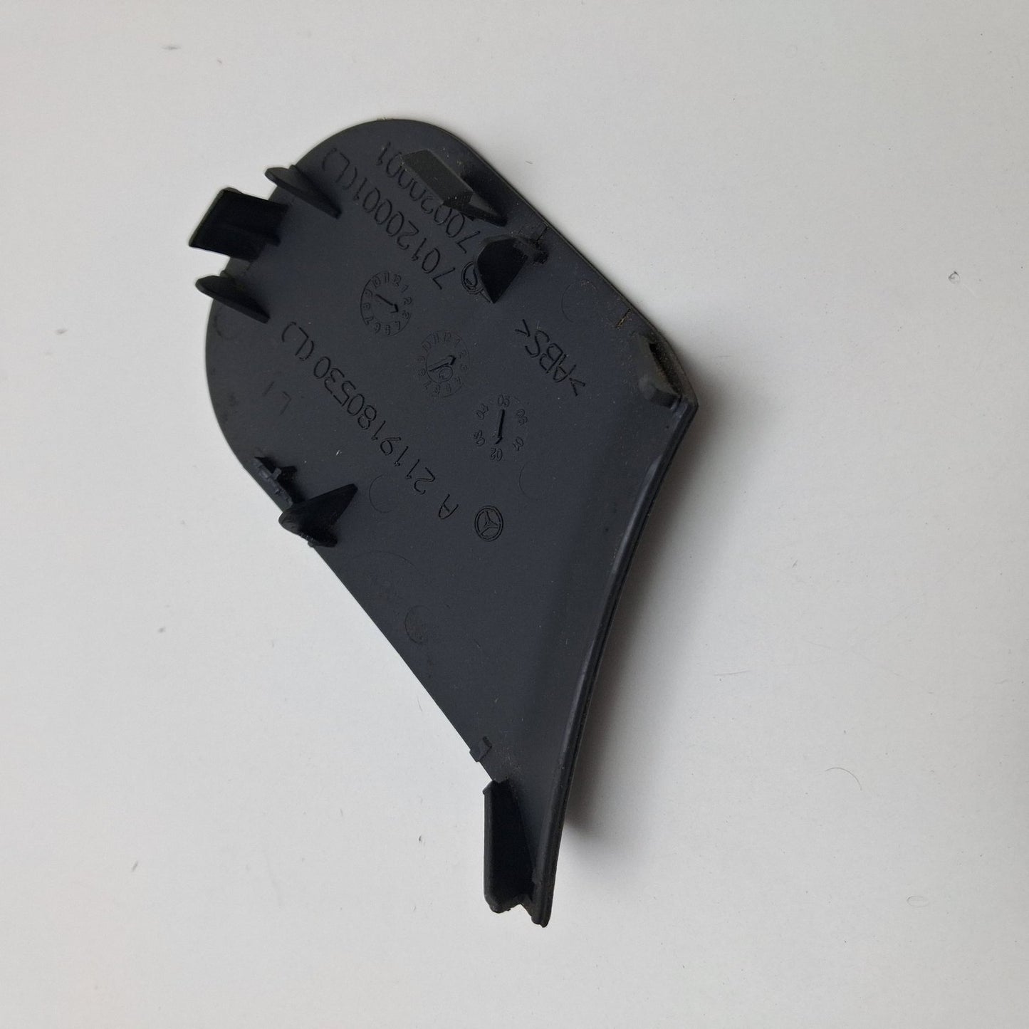 2002-2009 Mercedes-Benz E Cover Belt Fittings Left A2119180530