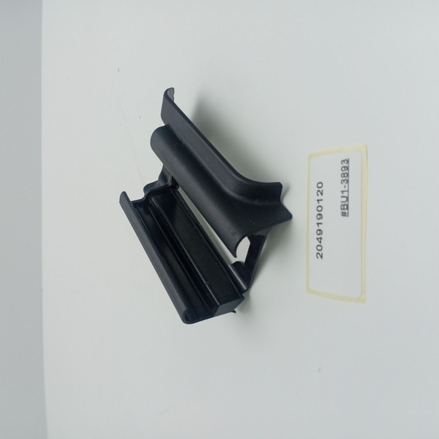 2008-2014 Mercedes-Benz C350 FRONT LEFT SEAT RAIL COVER TRIM 2049190120