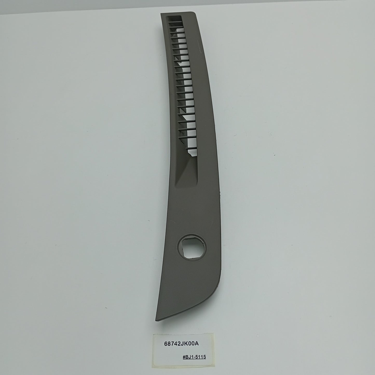 2008-2013 Infiniti G37 GRILLE-FRONT DEFROSTER,RH 68742JK00A