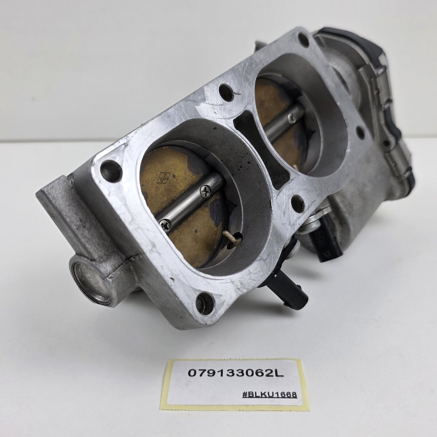 2013-2017 Audi S8 Throttle Body Assembly 079133062L.