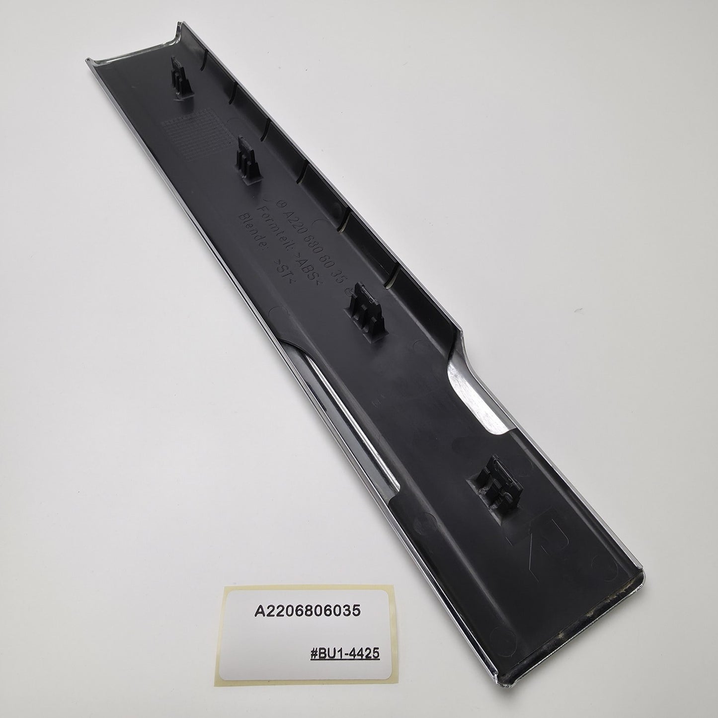 2000-2006 Mercedes-Benz W220 Rear Door Entrance Rail, Right A2206806035
