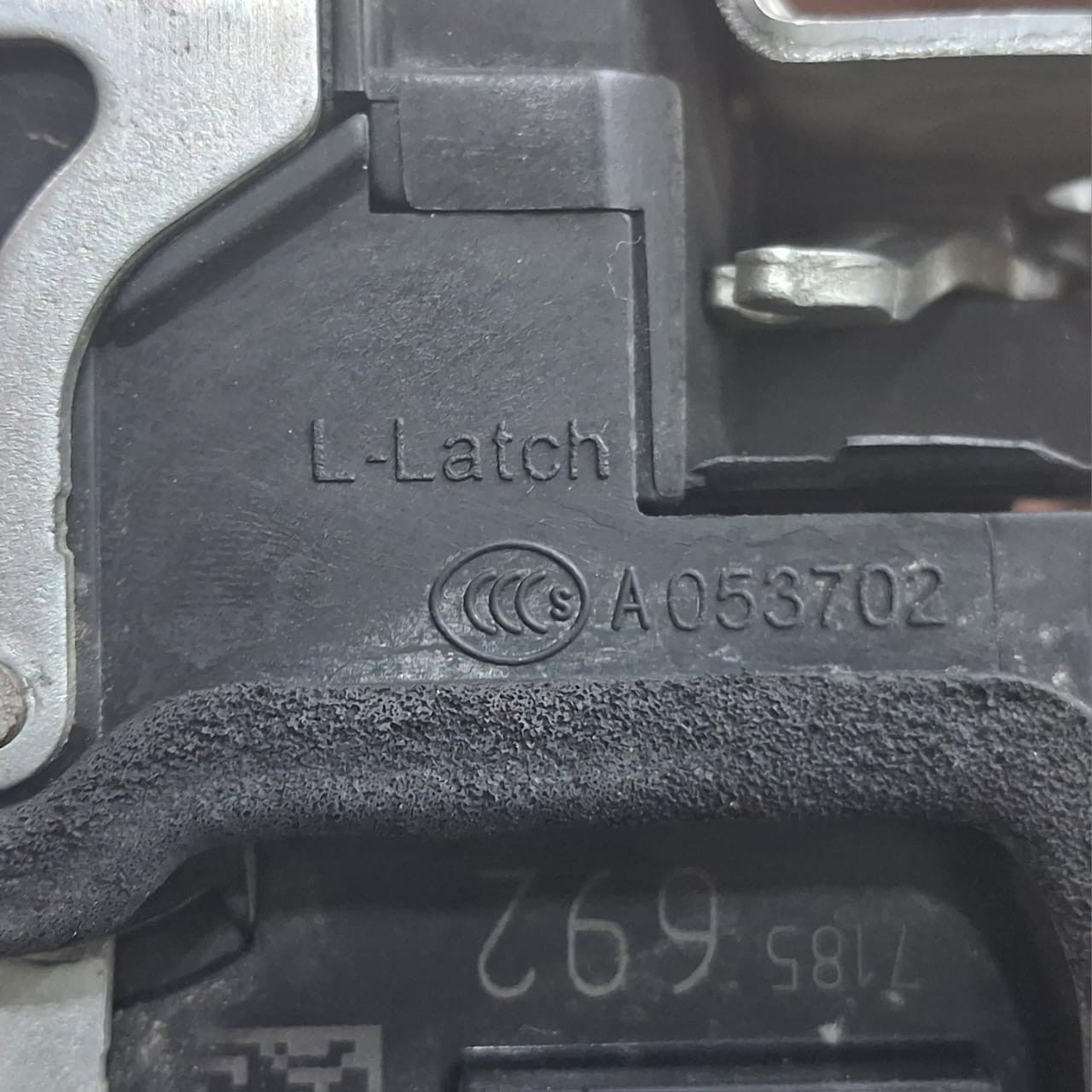 2012-2016 BMW 740i Front Right Soft Close Door Lock 7185692