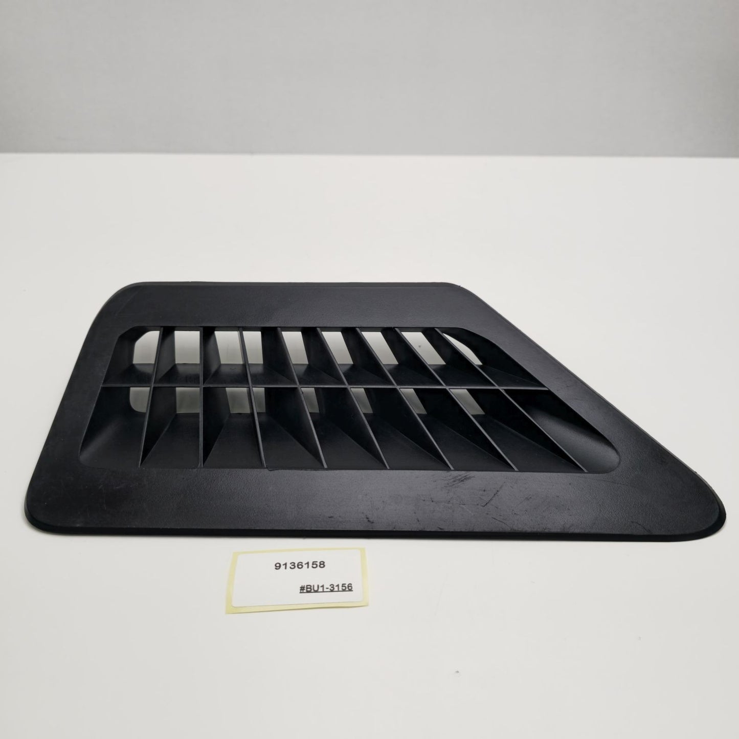2009-2015 BMW F02 Rear Right Air Vent Cover Floor 9136158