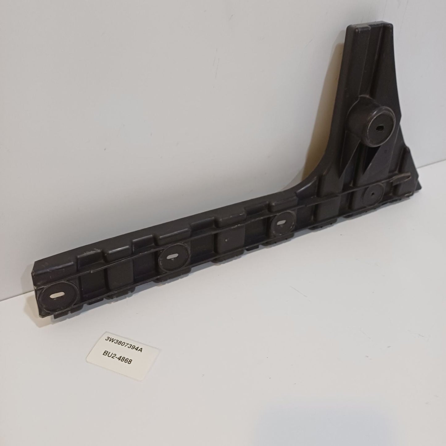 2012-2015 Bentley Continental GT Rear Bumper Right Guide Bracket 3W3807394A