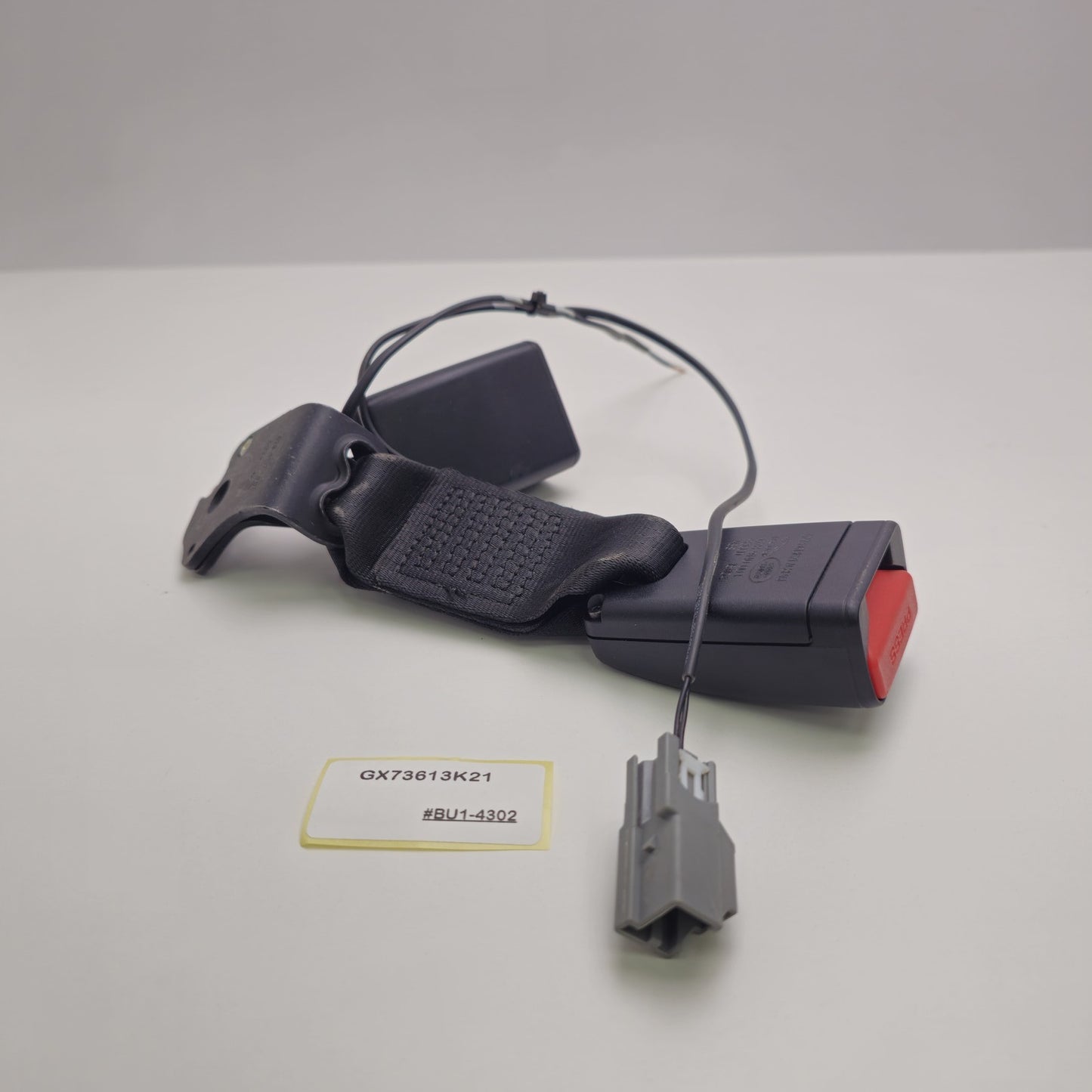 2017-2019 Jaguar XE Rear Double Twin Seatbelt Buckle GX73613K21