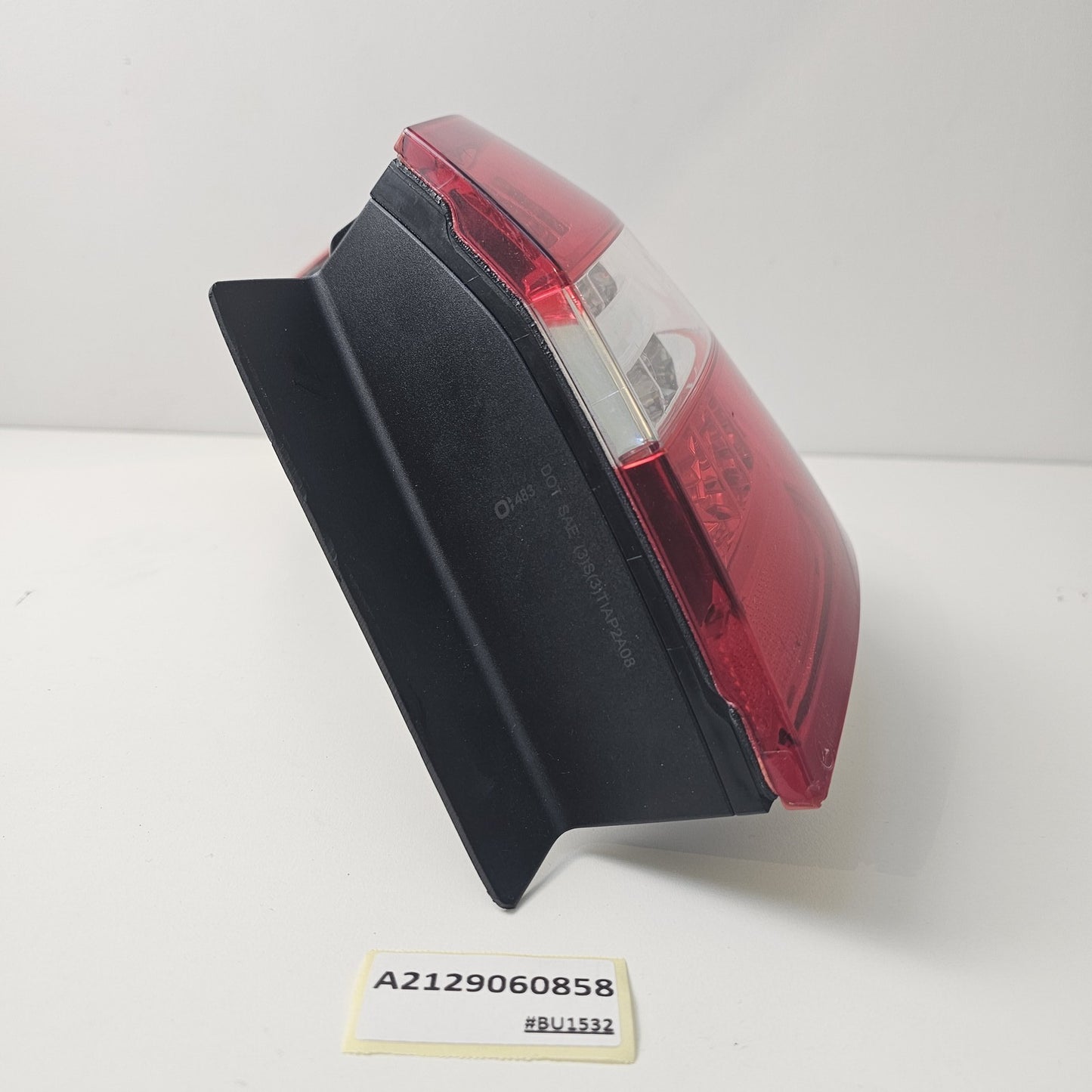 2010-2013 Mercedes-Benz E400 Passenger Side Rear Tail Light A2129060858
